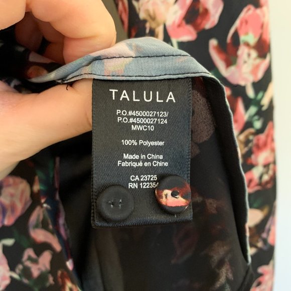 Aritzia floral blouse - Picture 3 of 4